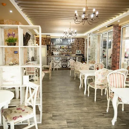 семеен прованс Hotel Acheloj